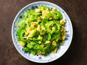 Khổ qua xào trứng