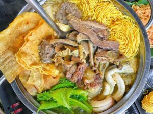 Lẩu bò thập cẩm