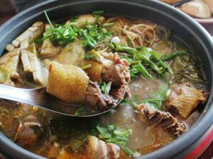 Lẩu gà lá giang